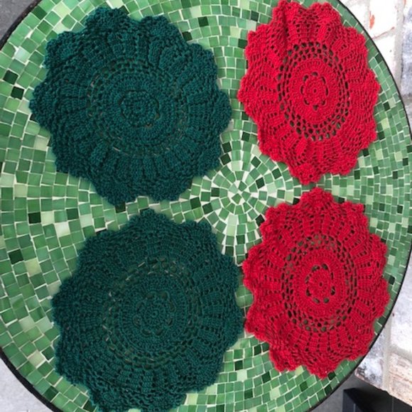 VINTAGE CROCHET DOILIES SET OF 4 - Picture 1 of 5